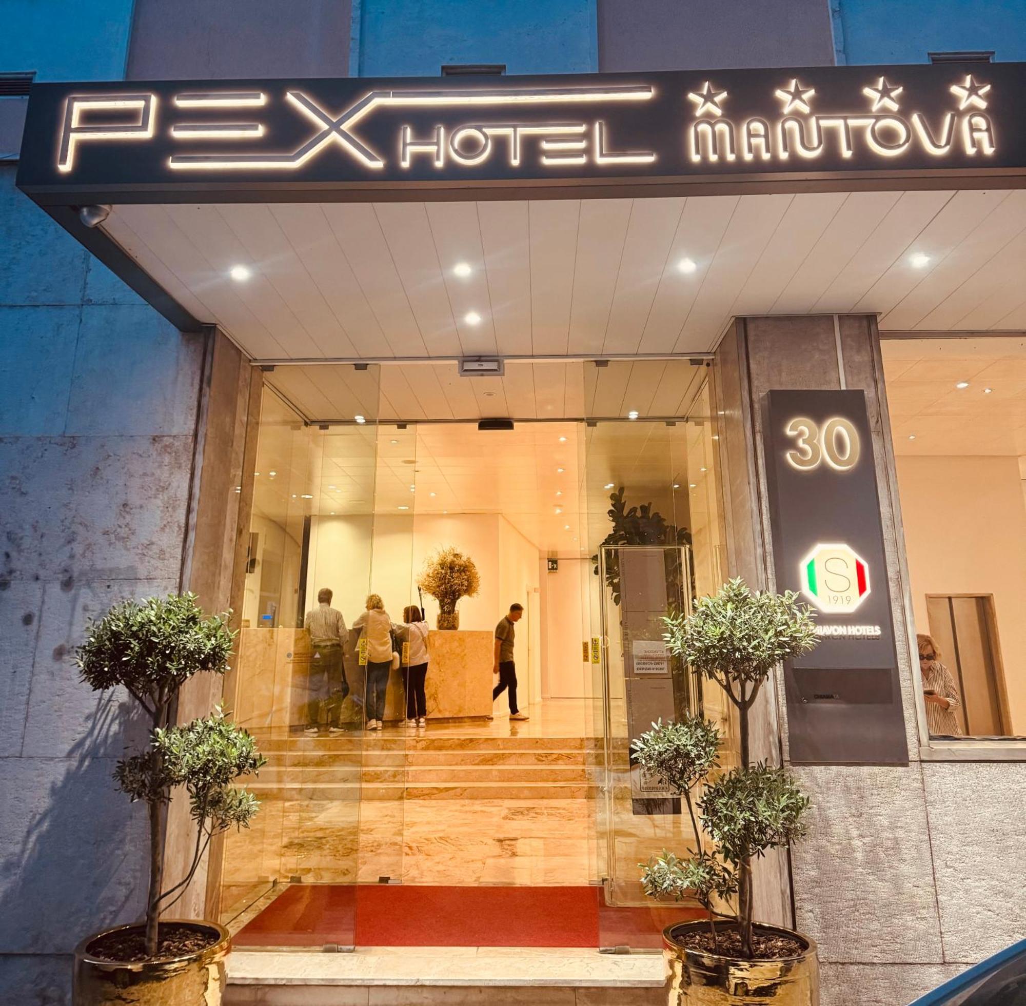 Hotel Pex Мантова Екстериор снимка