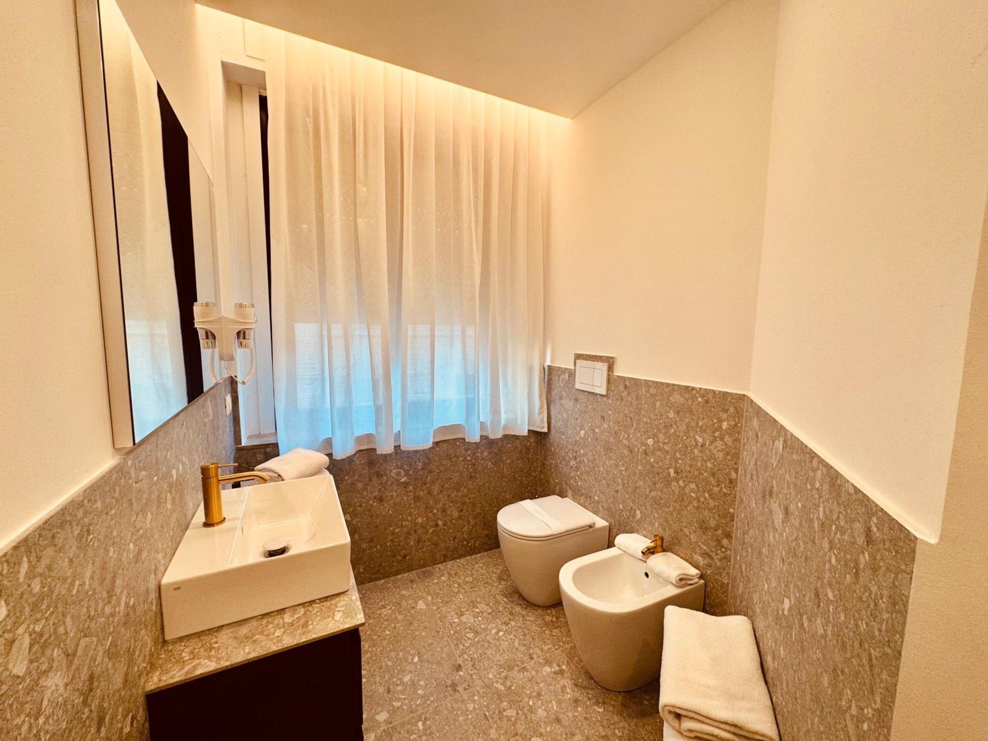 Hotel Pex Мантова Екстериор снимка